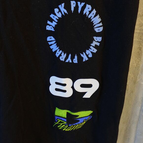 Black Pyramid Shirt Mens Large Black Graphic Patch Tee Car Design Streetwear - Picture 4 of 13